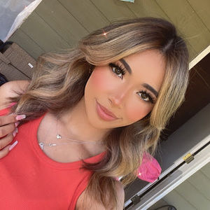 Meet your Posher, Priscila